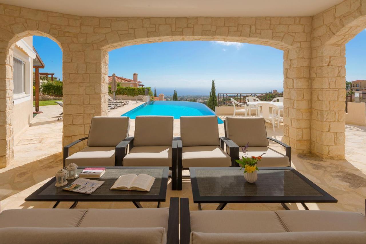 Resitour - Perneri Four Bedroom Villa Paphos Luaran gambar