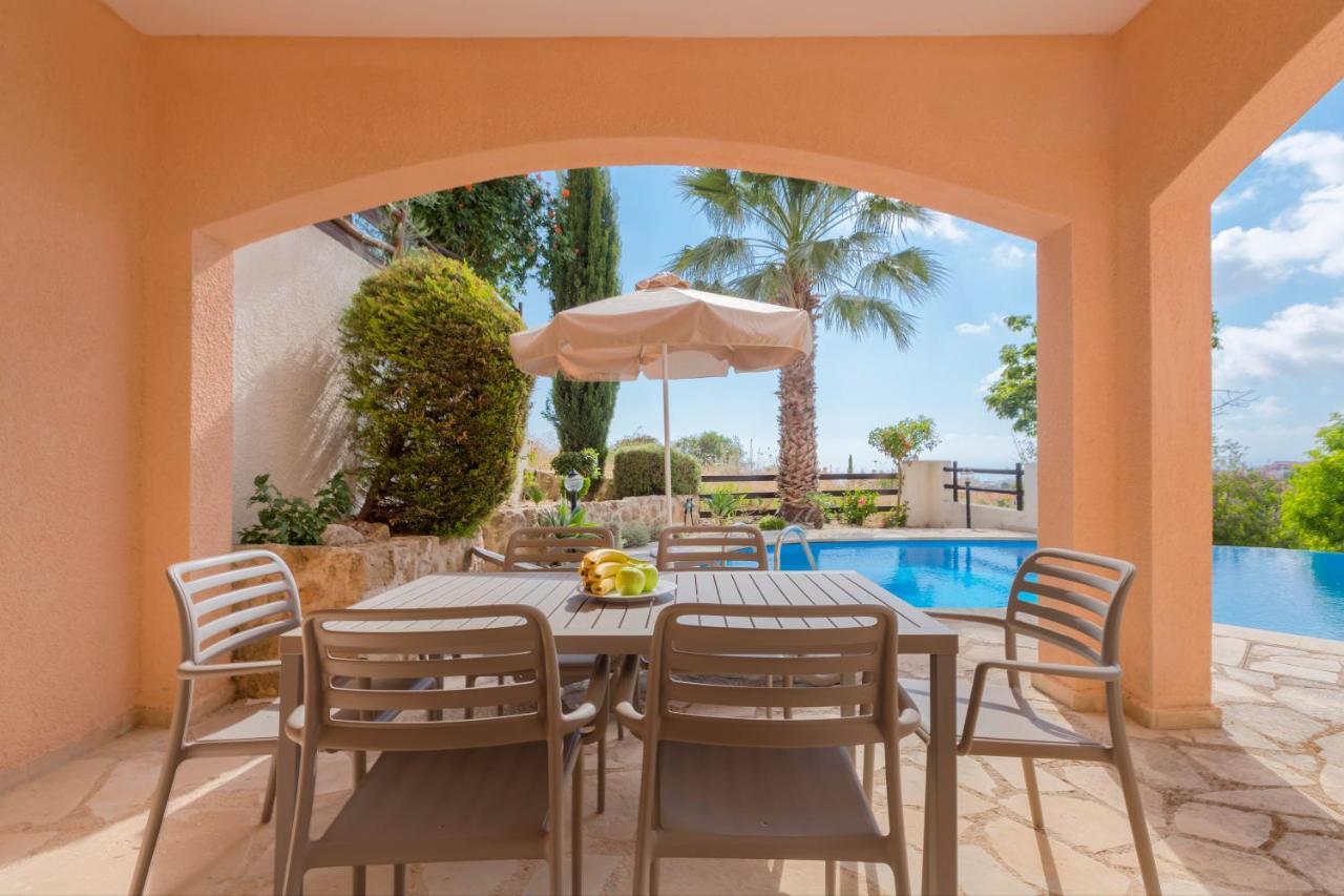 Resitour - Perneri Four Bedroom Villa Paphos Luaran gambar