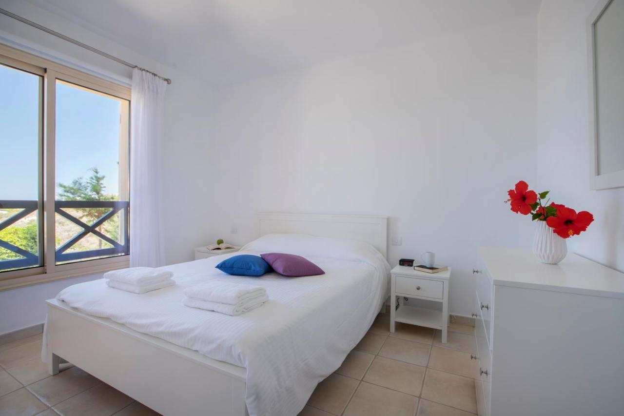 Resitour - Perneri Four Bedroom Villa Paphos Luaran gambar
