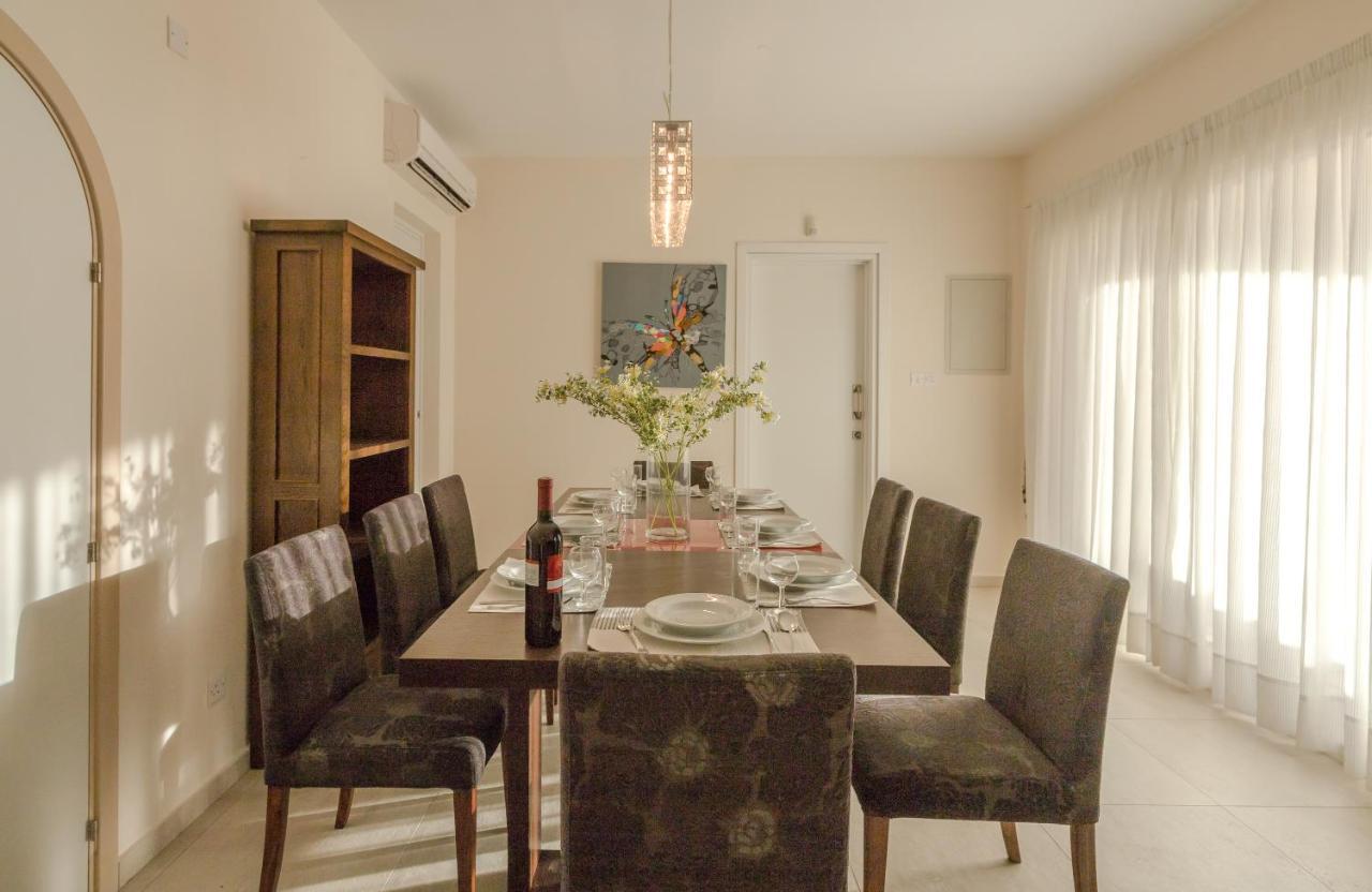 Resitour - Perneri Four Bedroom Villa Paphos Luaran gambar